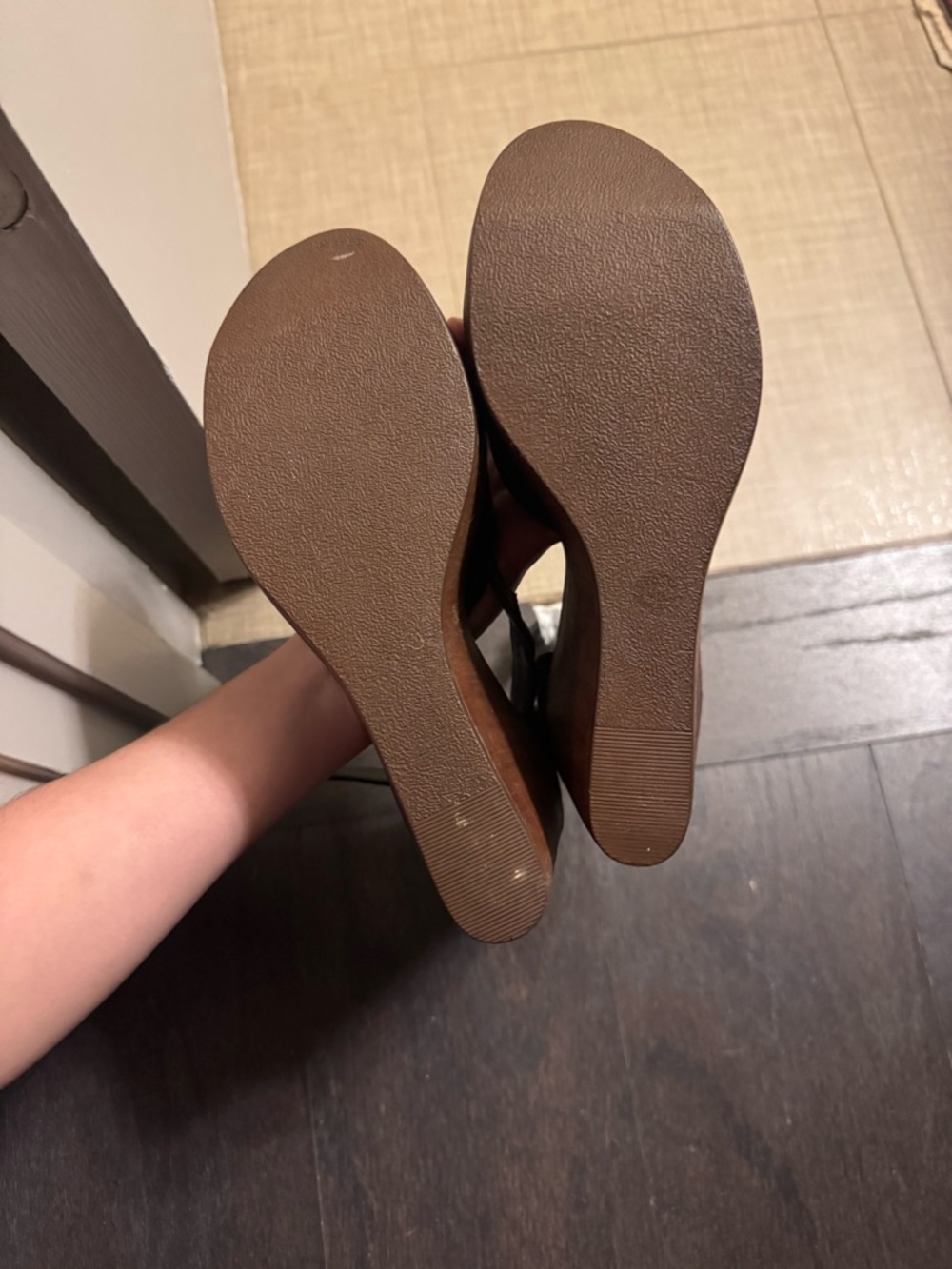 Steve Madden Black Suede Wedge Sandals with Wood-Look Platform NWOT - Picture 3 of 4